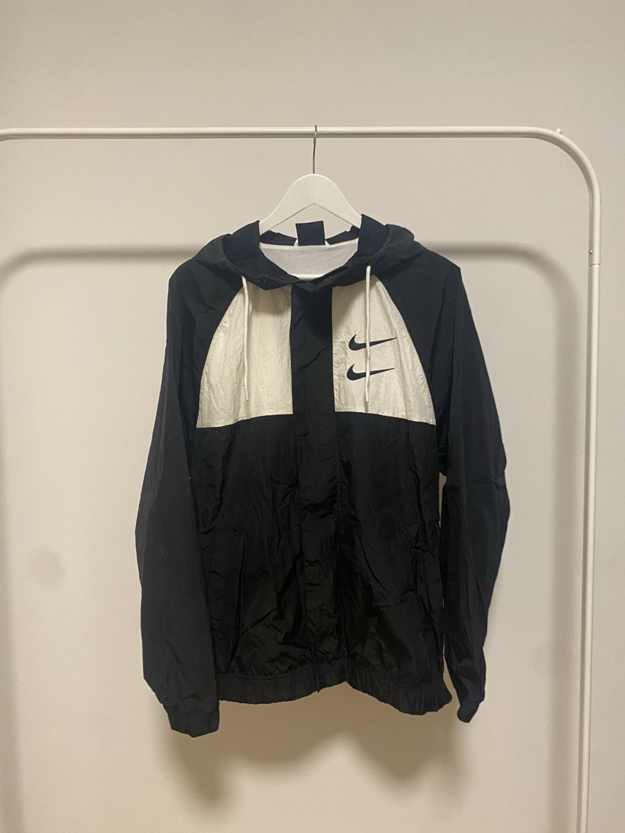 Nike Jacken: Nike Trainingsjacke Size M – Neu (gemäss Beschreibung) aus Brüttisellen von xe_m 1