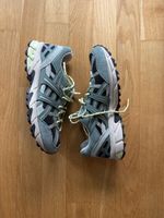 Asics Schuhe 42.5 helles grün, grau, schwarz