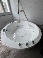 Whirlpool RUND 180cm – UNBENUTZT