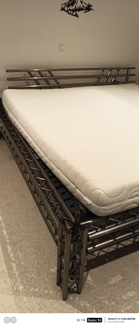 Letti: Bett Truss Traversen 2x2m – Usato da Hallau venduto da Tmn02 2