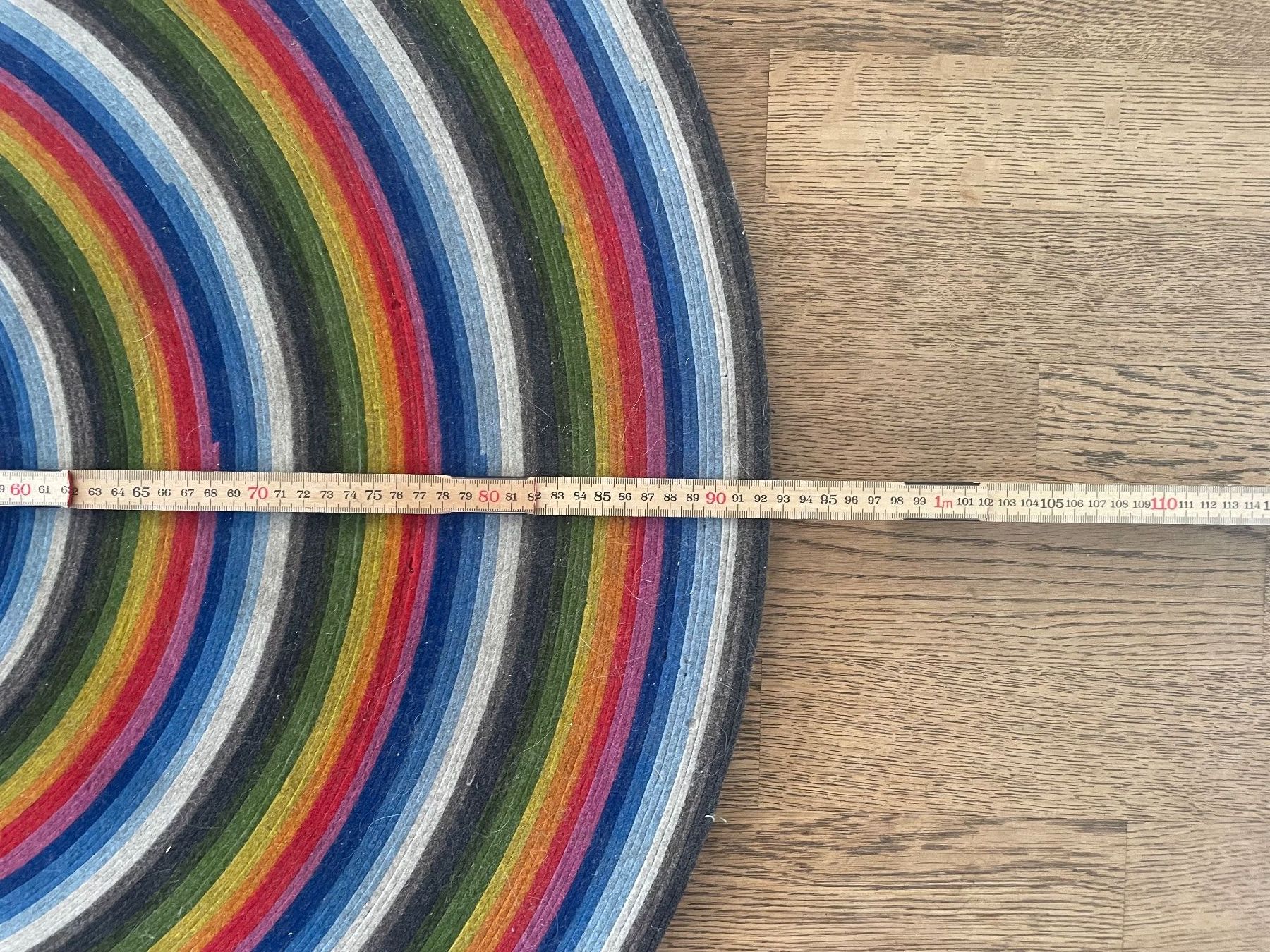 Tappeti: Runder Teppich bunt Ringmuster Durchmesser ca. 90cm – Usato da Wangen b. Olten venduto da Skywalker70 1
