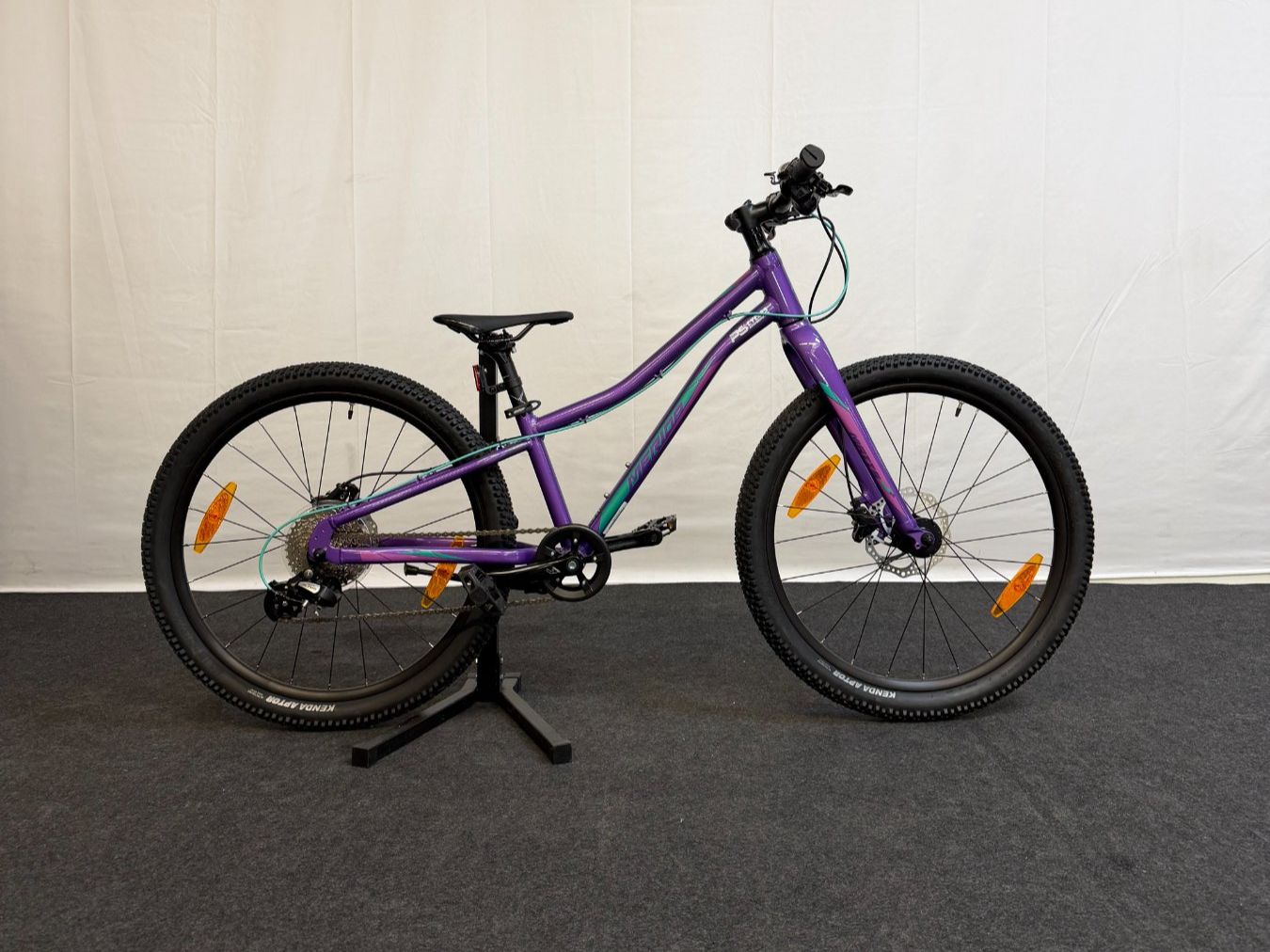 Merida Velos: Matts J. 24+ – Neu und originalverpackt aus Ecuvillens von PS_Cycles