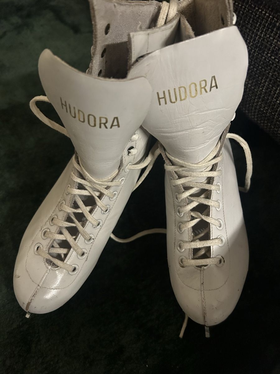 Hudora Pattini da ghiaccio: Hudora Schlittschuhe, Gr. 35 Wintersport – Usato da Hägendorf venduto da Miss_Kaktus