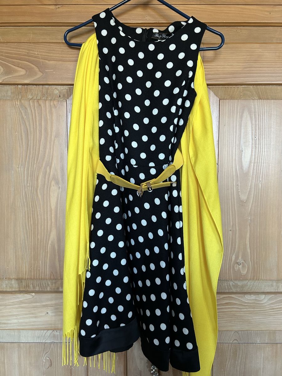 Kleider: Schickes Yin & Yang Kleid Polka Dots Grösse 4 – Gebraucht aus Hausen am Albis von Speedfritz123