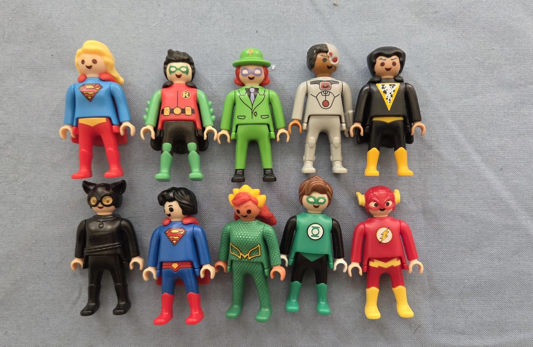 Statuette: Ü-ei PLAYMOBIL Figuren 10er Set Superhelden – Nuovo (secondo la descrizione) da Zürich venduto da Tobi76