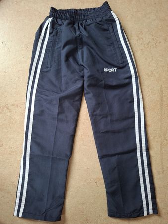 Trainingshose Gr. 128, ideal für Sport