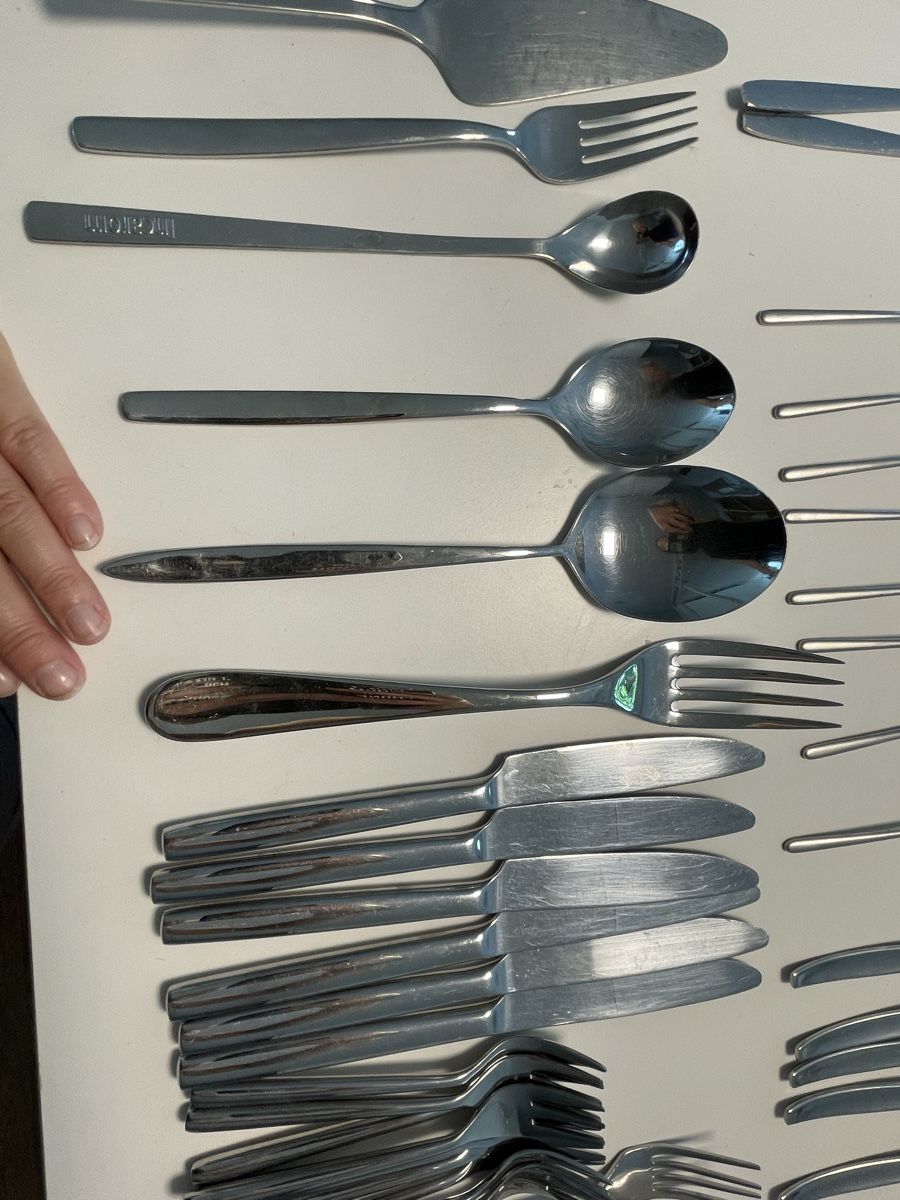 Set di posate: Besteck Messer, Gabeln, Löffel Konvolut – Usato da Niederbüren venduto da poschti 4