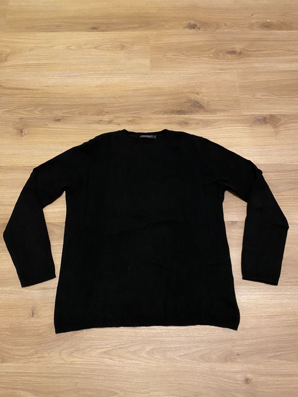 Pullover & Sweatshirts: Pull noir manches longues très doux – Gebraucht aus Delémont von elena_neuhaus