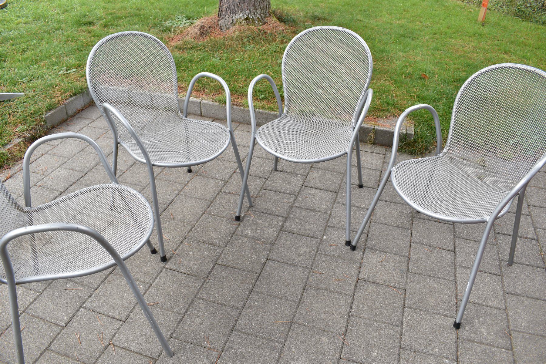 Emu Tische: Gartentisch mit vier Stühlen – Gebraucht aus Speicher von Indigoblau_3 1