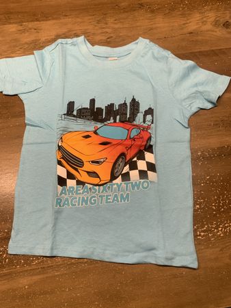 T-Shirt mit Auto Motiv, Gr. 110/116