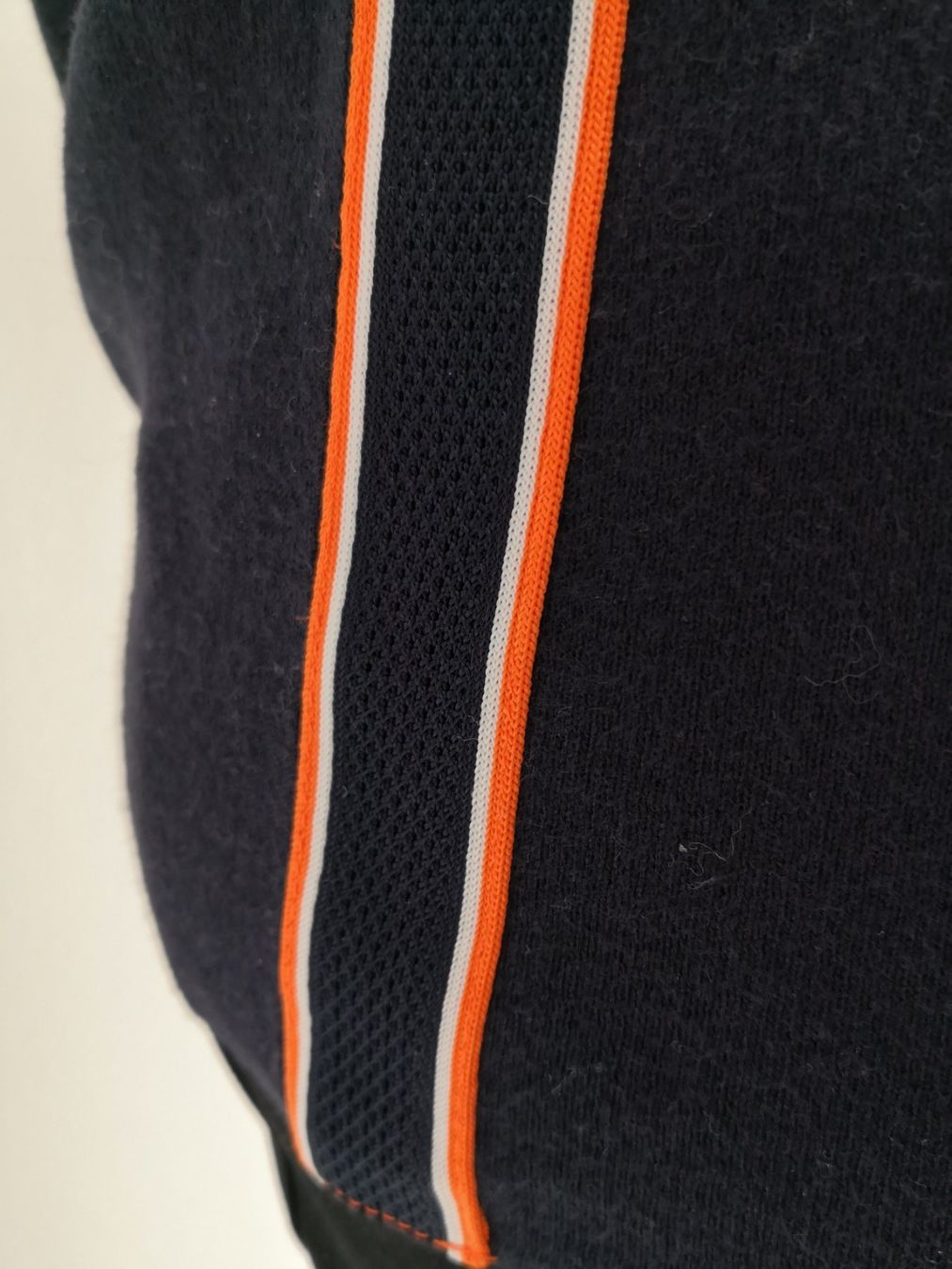 S.Oliver Maglioni & Felpe: 🤩S.OLIVER STRICK-PULLOVER DUNKELBLAU MIT ORANGE-STREIFFEN – Usato da Olten venduto da Naja-Twins-Twins 9