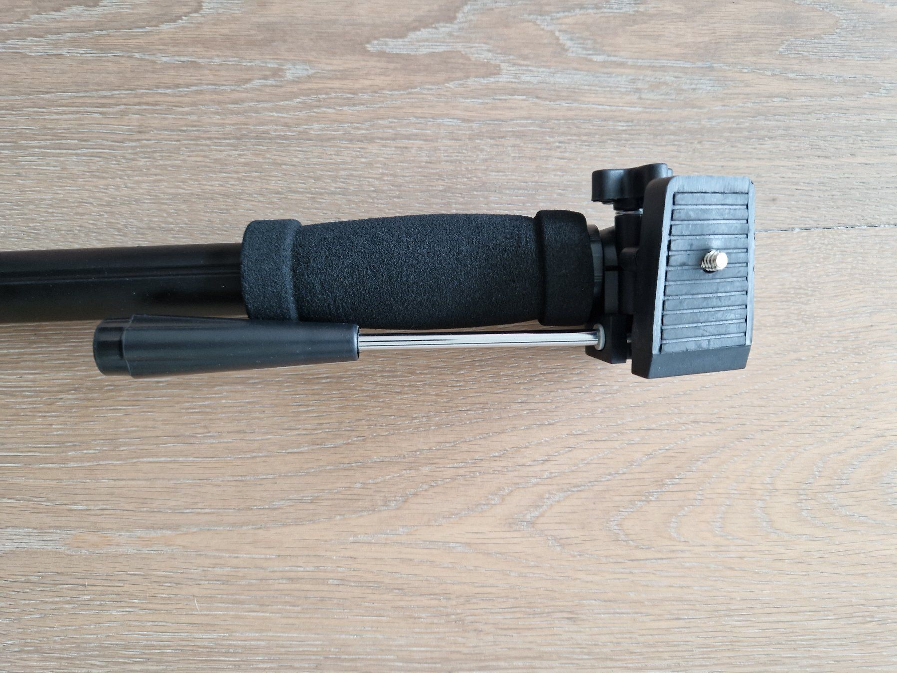 Treppiedi & Teste: Einbeinstativ König KN-TRIPOD45 – Usato da Fehraltorf venduto da frschele 1