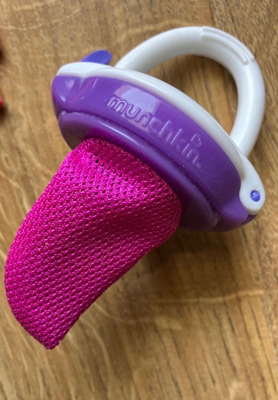 Baby-Mahlzeiten: New Munchkin fruit mesh holder + teething monkey – Neu (gemäss Beschreibung) aus Brugg AG von Magna3 2