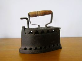 antikes Bügeleisen
