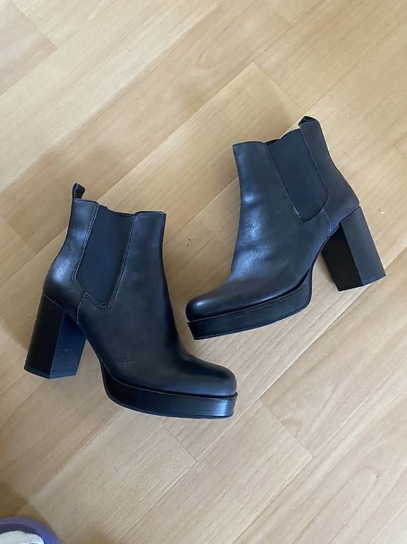 Mango Damenschuhe: Stiefeletten Leder Stiefel plateau schwarz – Gebraucht aus Bern von n-dine 2