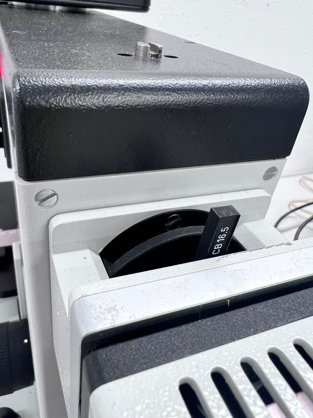 Accessori da laboratorio: Leica Wild Leitz FLUOVERT FS – Usato da Niederdorf venduto da LeptonAG_Labor 9