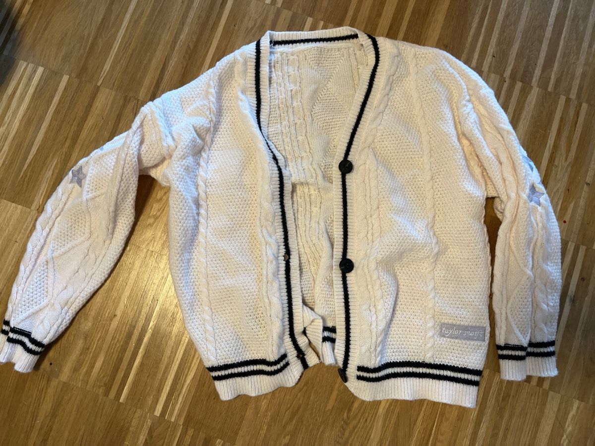 Pulls & Sweat-shirts: Taylor Swift Cardigan – Neuf (Voir description) à Zürich par lia_szs8
