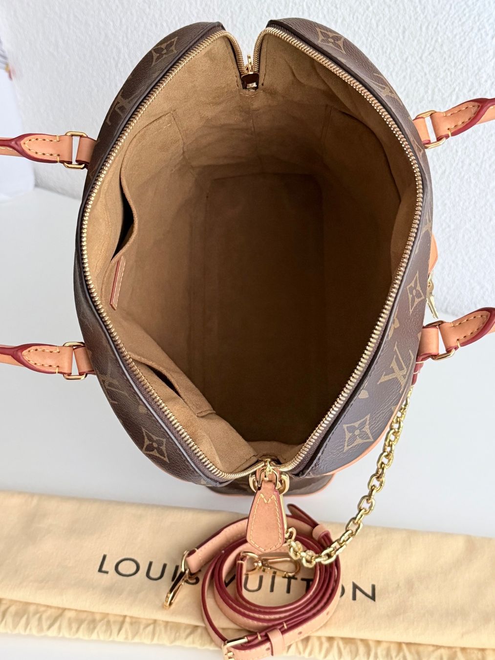 Louis Vuitton Borse da donna: Louis Vuitton Carryall MM – Usato da Reinach AG venduto da BisMad3 8