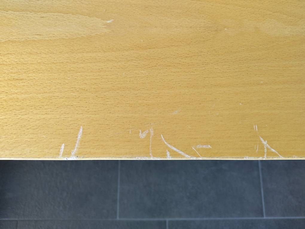 Scrivanie: Tisch 160x80 buchenfarbig – Usato da Erlinsbach SO venduto da Fluegepilzli 1