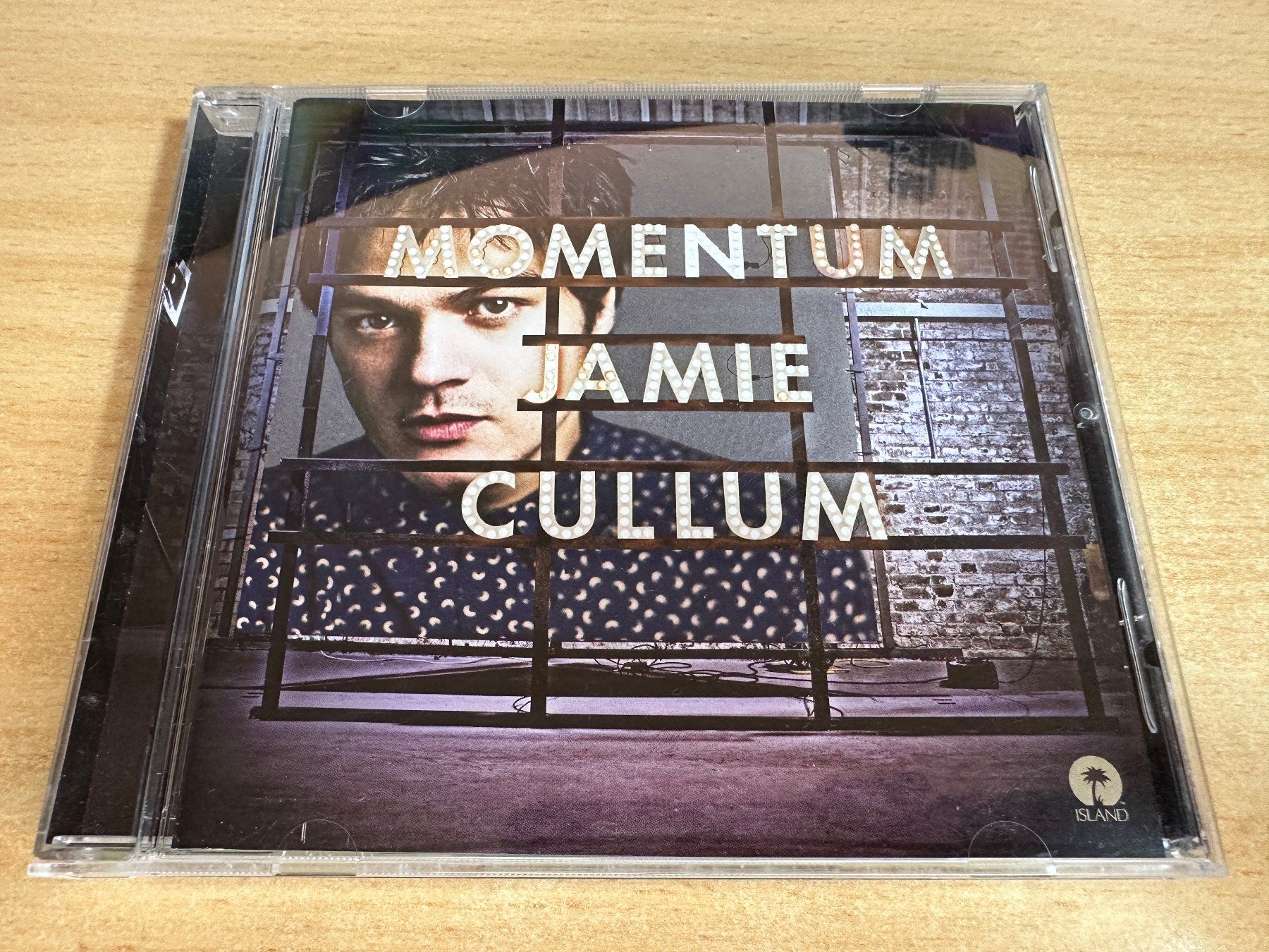 CD: B7 Jamie Cullum – Momentum – Usato da Rikon im Tösstal venduto da Alpenmutz