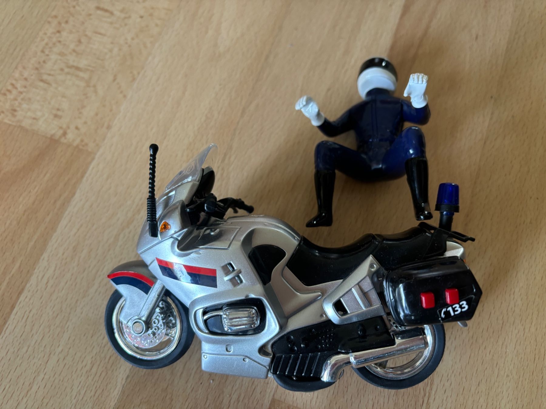 Giocattoli: Polizei Motorrad mit Geräusch Spielzeug – Usato da Thun venduto da Melpi2010