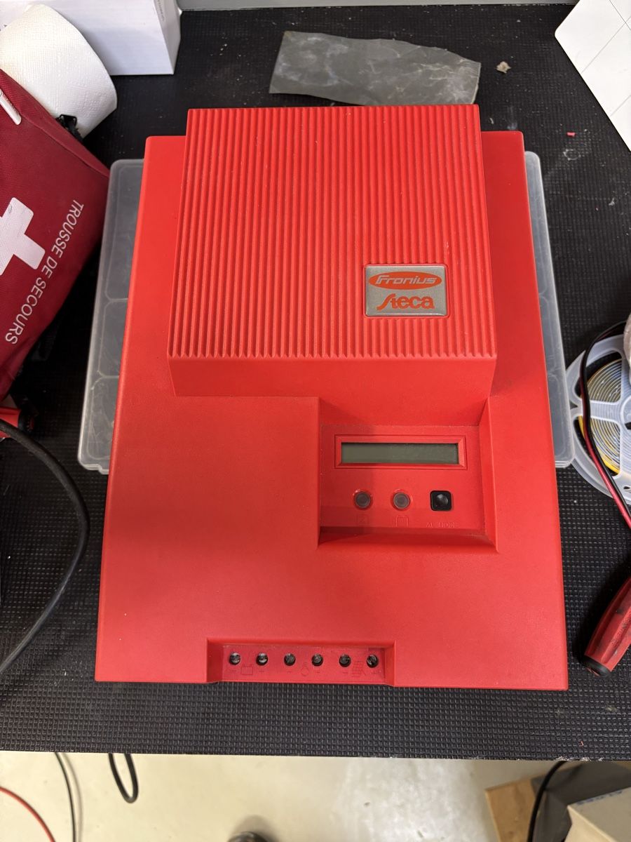 Fronius Inverter: Onduleur/chargeur Fronius Steca Solarix 550 – Usato da Cottens FR venduto da seb988 4