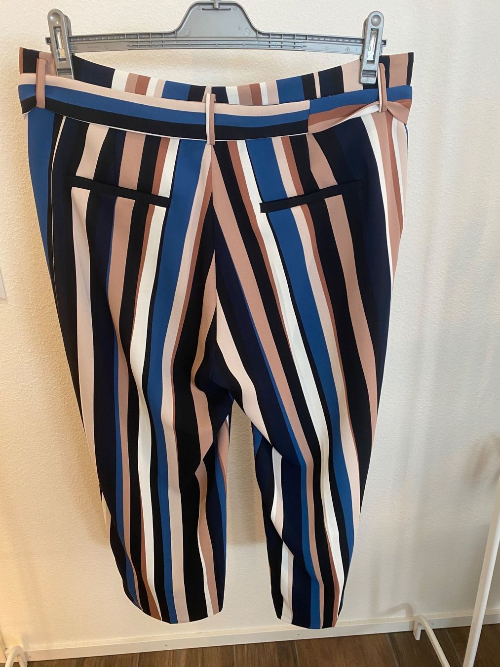 Cambio Pantaloni: Cambio Claire Sommerhose gestreift farbig Gr. 44 - 46 – Usato da Arlesheim venduto da san_w9vr 3