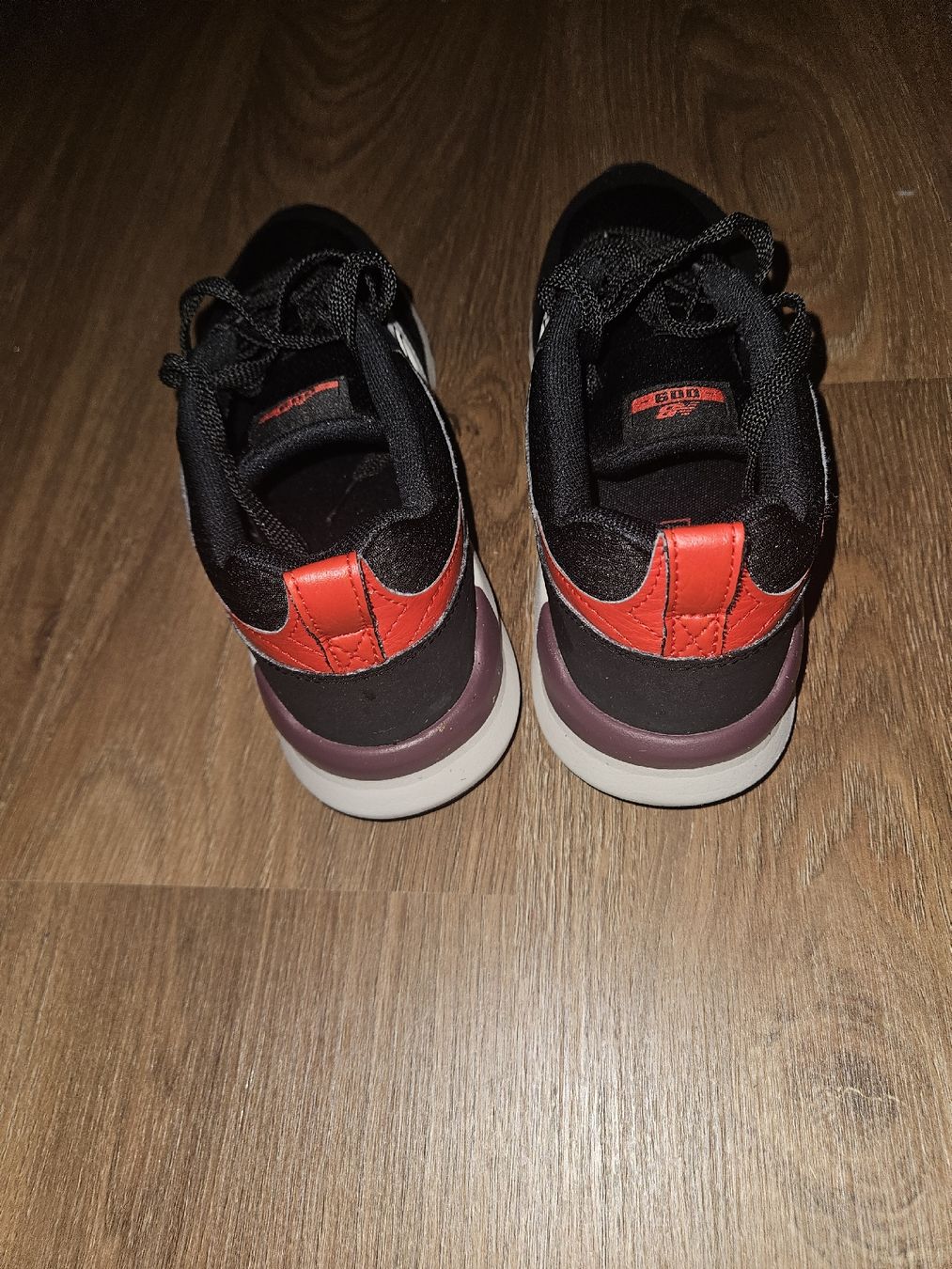 New Balance Scarpe da uomo: New Balance 009 - Baskets noires et rouges – Usato da Delemont venduto da ricky9420 3
