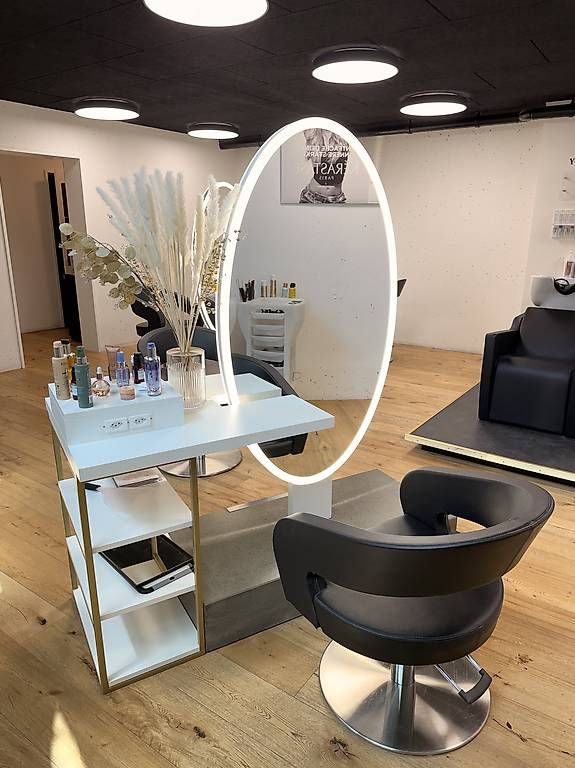 Servizi & Riparazioni: 2 er Coiffeur Platz – Usato da Luzern venduto da e_r_s98p