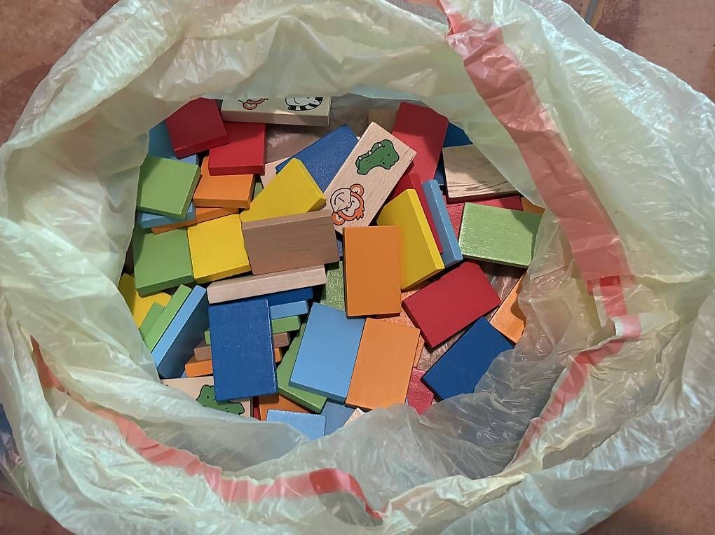 Spiele: Holzspielzeug, Spielwaren, Bausteine, Farbmix – Gebraucht aus Bachenbülach von blechkuh 1