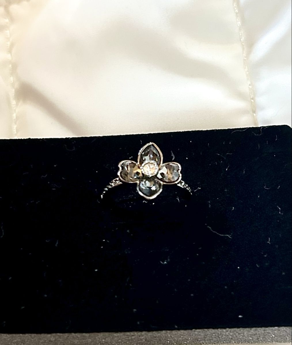 Swarovski Anelli: Swarovski Ring Blume Silbern – Nuovo (secondo la descrizione) da vaduz venduto da AnnaR1356