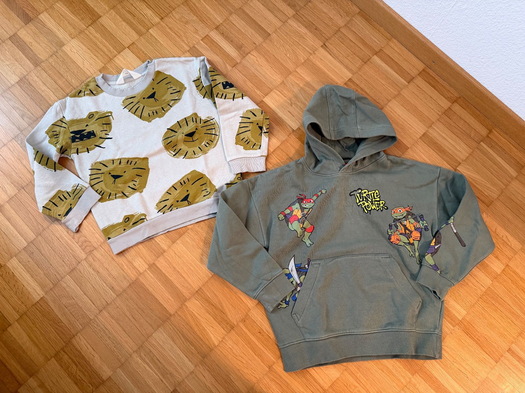 Maglioni & Felpe: Pullover-Set, Gr. 116/128 (2 Stk) – Difettoso da Jona venduto da Good_luck1_