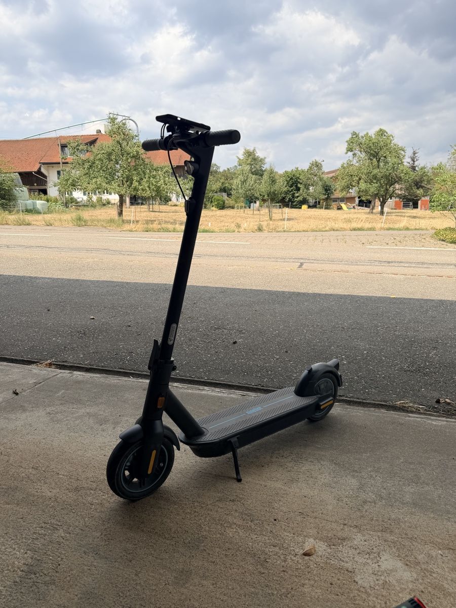 Segway Kickboard: Segway Ninebot G30D – Usato da Bözberg venduto da van_52qk 3