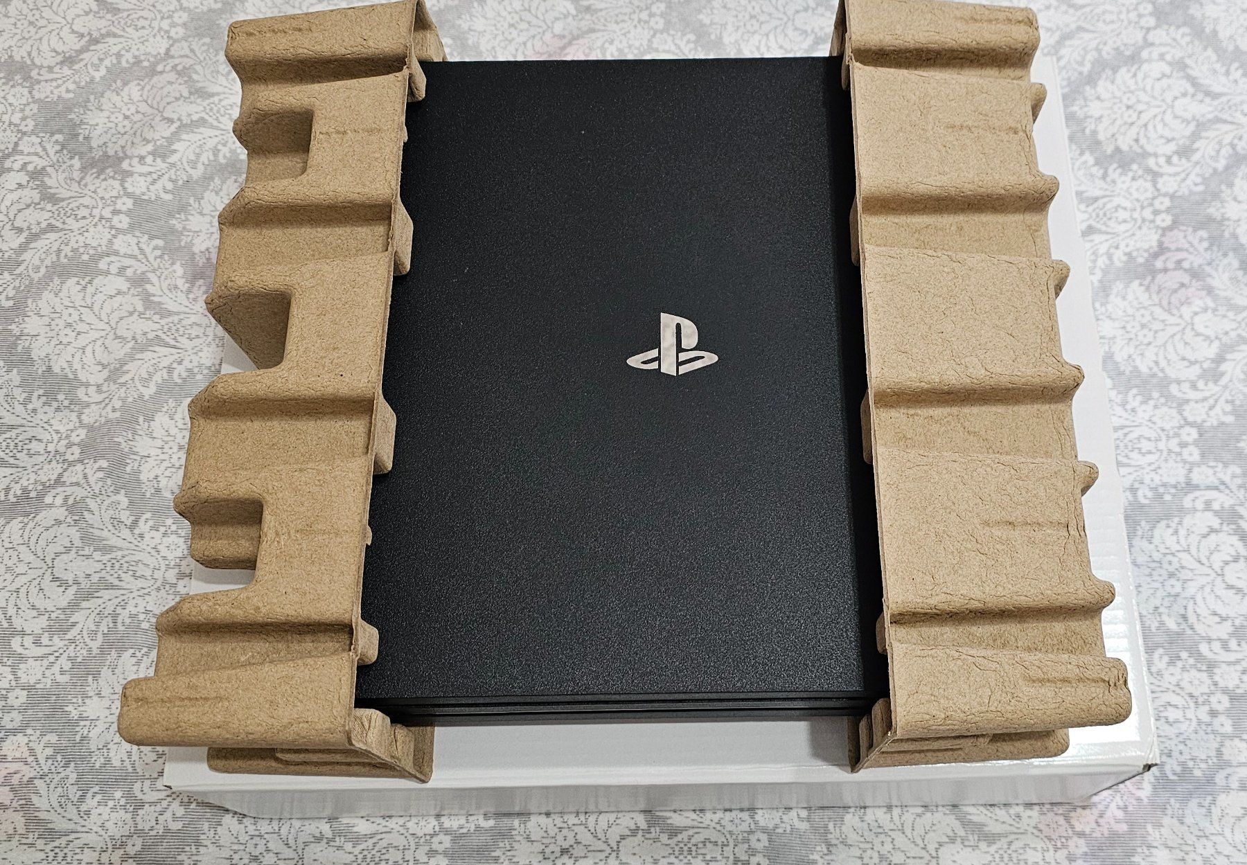 Sony Console: Sony PlayStation 4 Pro 1TB – Usato da Wohlen AG venduto da IGOR14 4