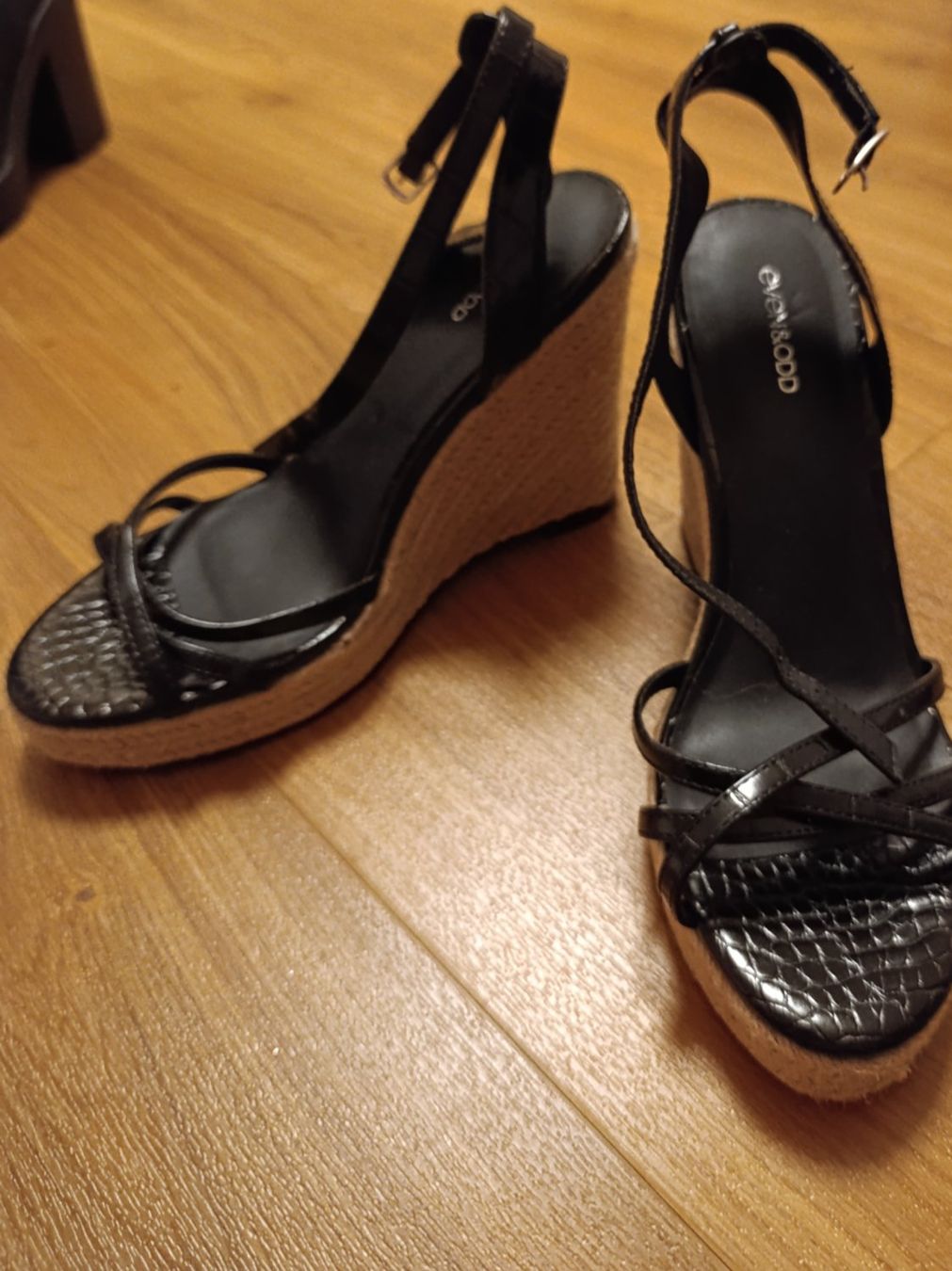 Scarpe da donna: Keilsandalen / Pumps Even & Odd, Grösse 40, schwarz – Nuovo (secondo la descrizione) da Silvaplana venduto da Suomi3101