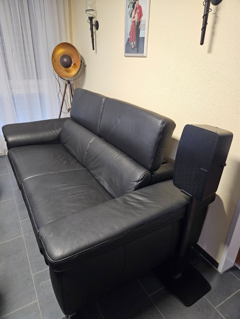Sofas: Ledersofa schwarz mit Relaxfunktion 2-Sitzer gebraucht – Gebraucht aus Abtwil AG von roterose640 3