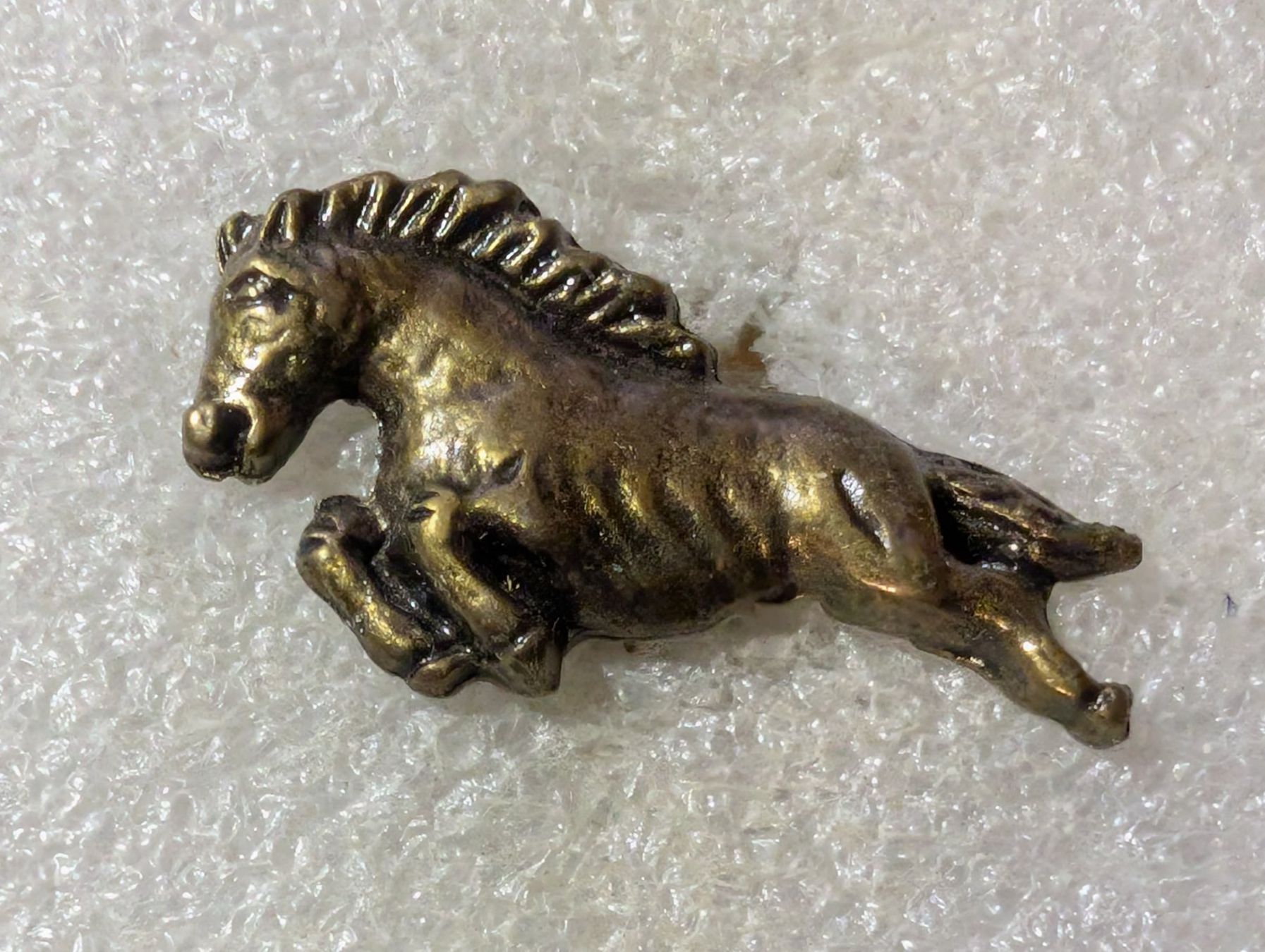 Placchette & Badge: Ansteckpin 64: Pferd – Usato da Oppligen venduto da Pin-Fall-Shop