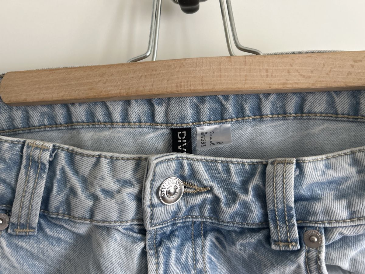 H&M Jeans: Helle Divided Jeans, Wide Leg, Grösse 40 – Usato da Riehen venduto da S______ 3