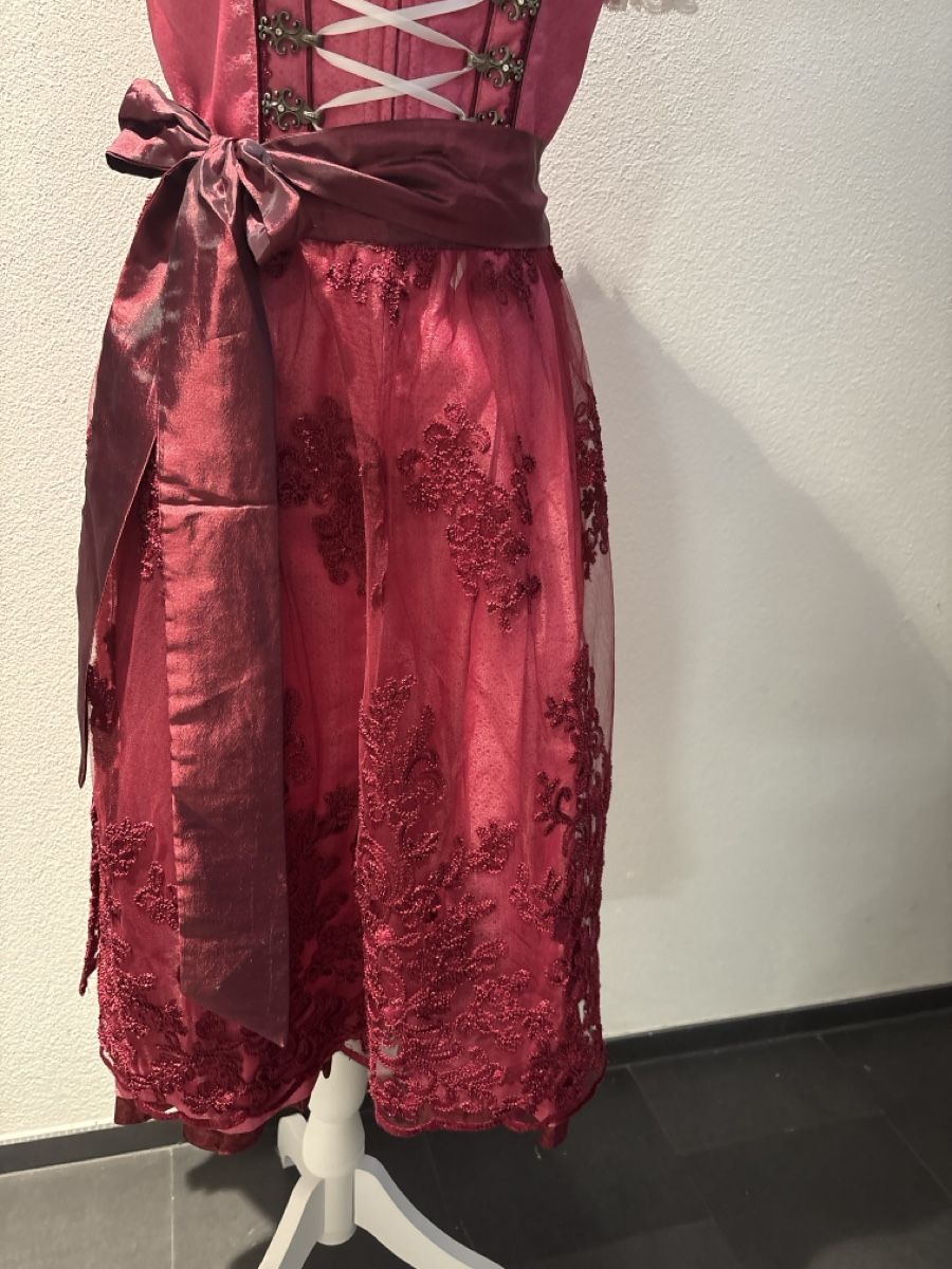 Krüger Vestiti: Schönes Dirndl mit Carmen Bluse  – Usato da Wiesendangen venduto da Powersandra03 1