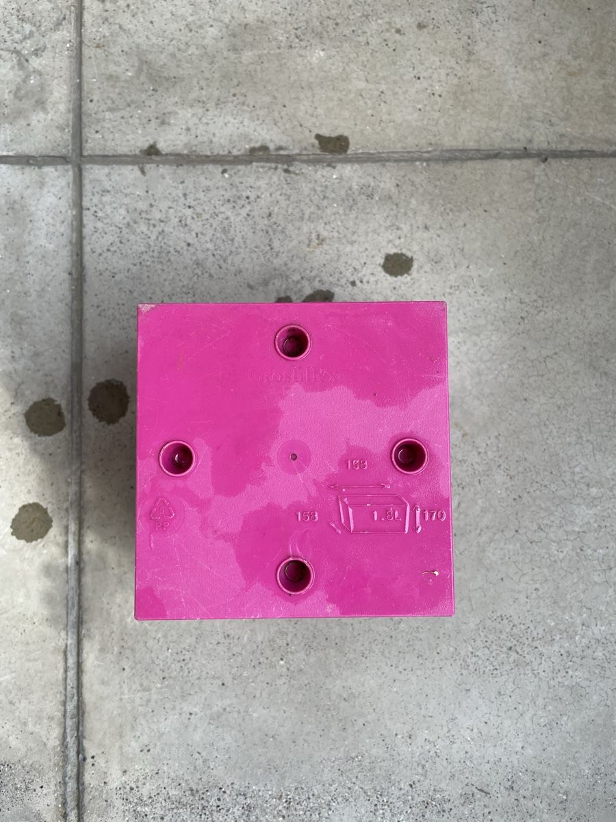 Pots de fleurs: Blumentopf Plastik pink – D'occasion à Zürich par lgu_zg6n 5