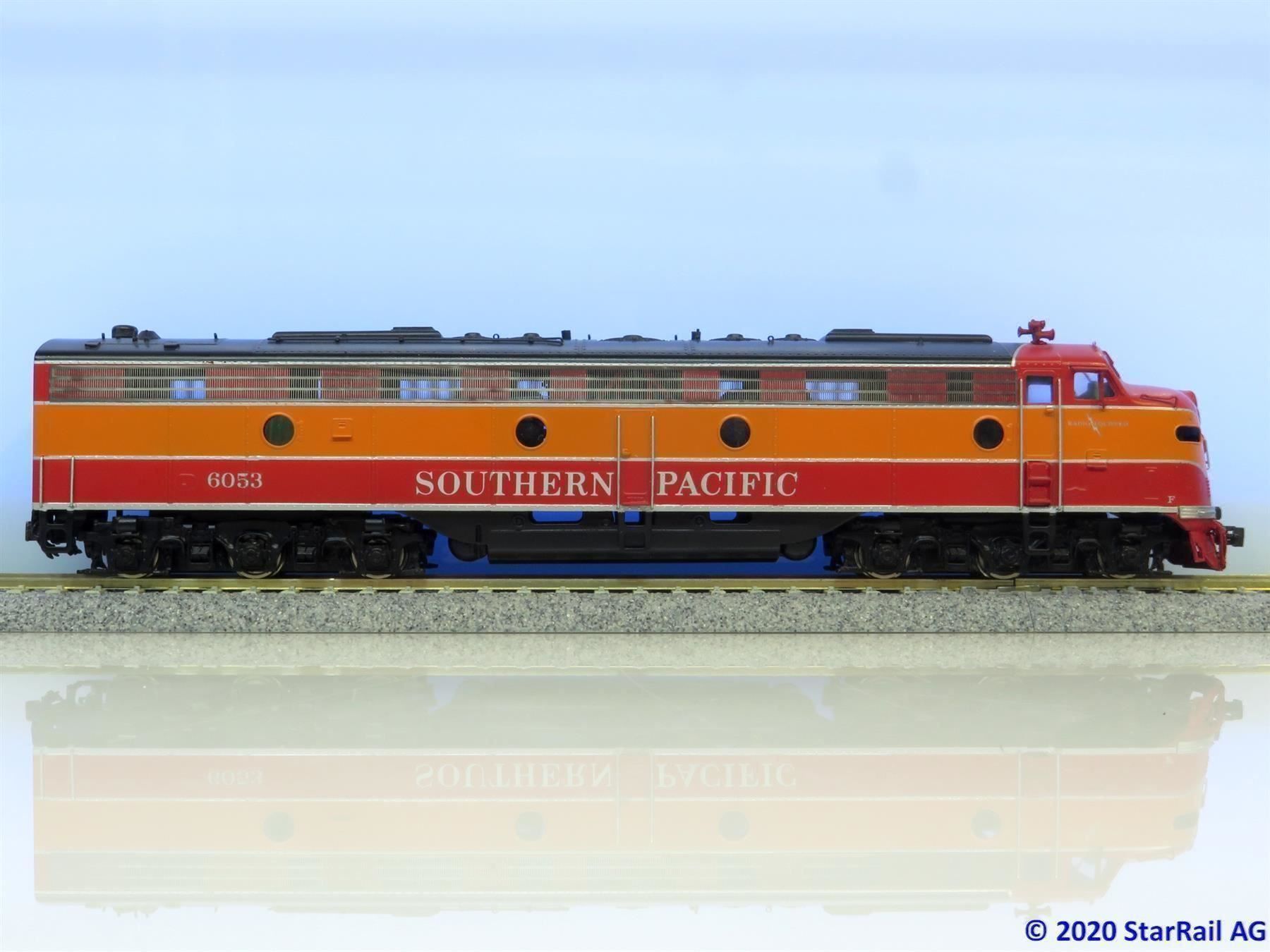 Modellini di ferrovie: Oriental 2400HP Southern Pacific EMD E9 – Usato da Ennetbaden venduto da StarTrain 3