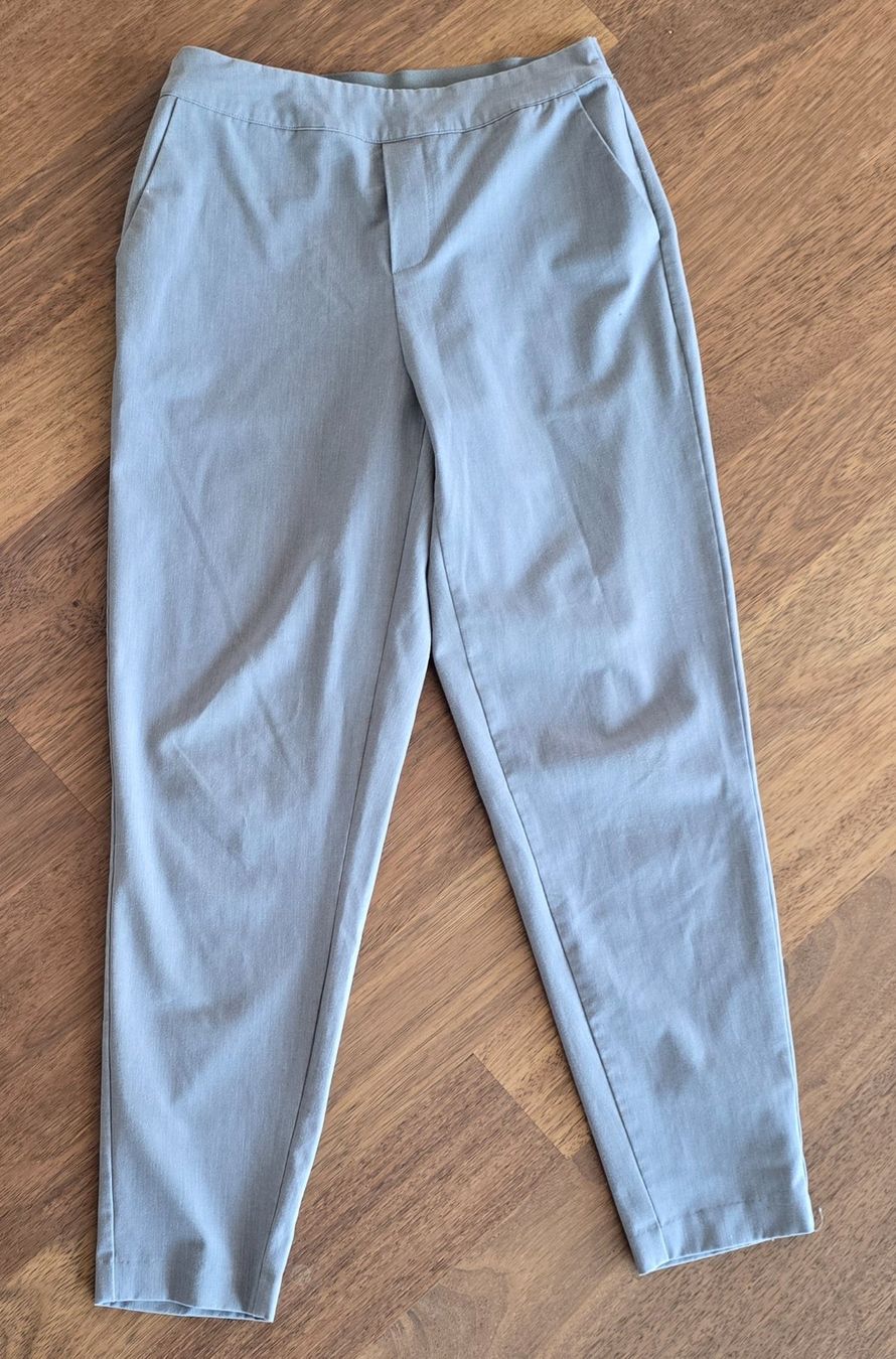 Kleiderpakete: Second Hand 10 Hosen Gr. 36/38 – Gebraucht aus Seuzach von Verano_2026 1