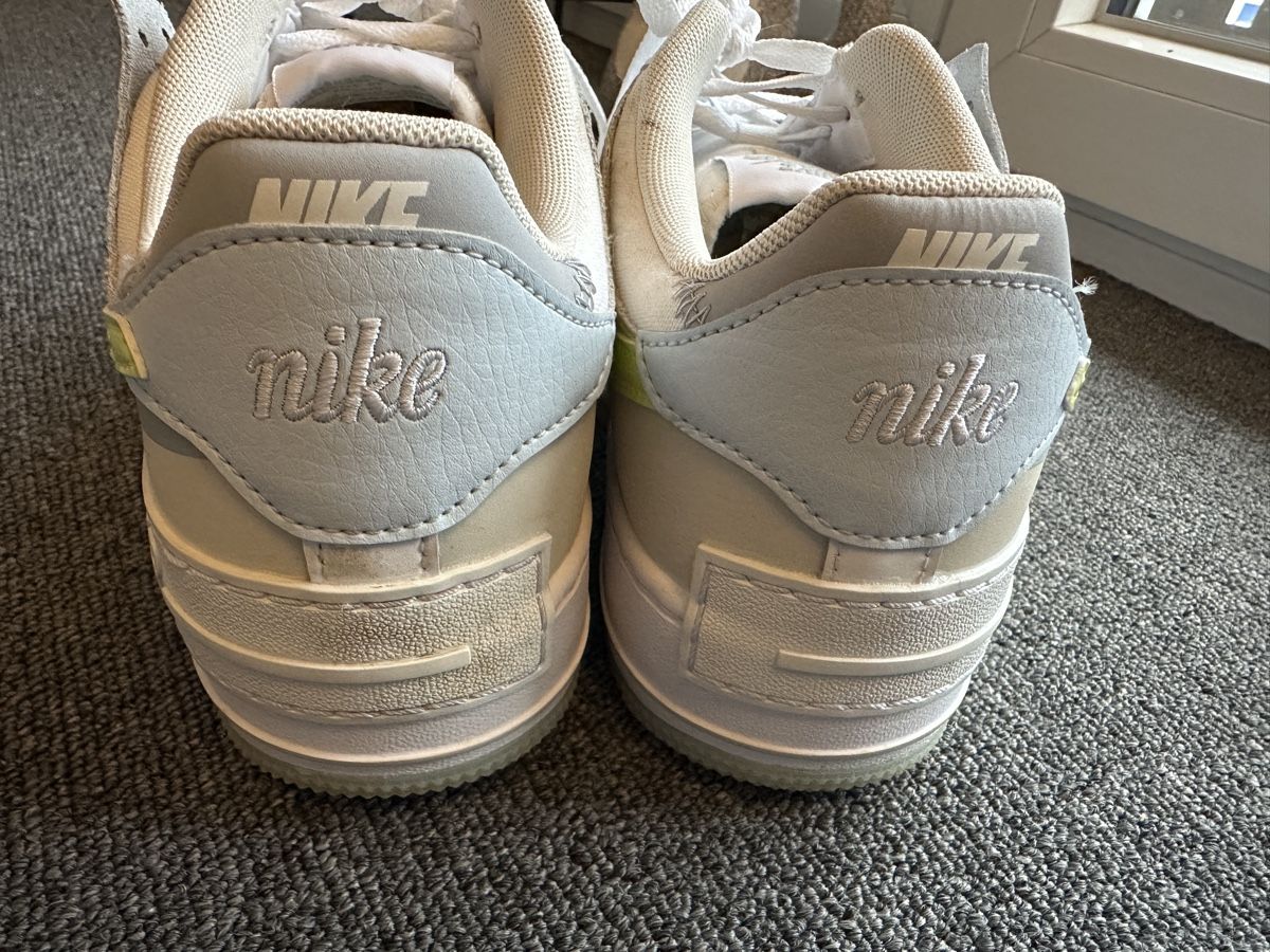 Nike Scarpe da uomo: Nike Air Force 1 Shadow unisexe taille 41 blanc – Usato da Bulle venduto da LeMoleson 2
