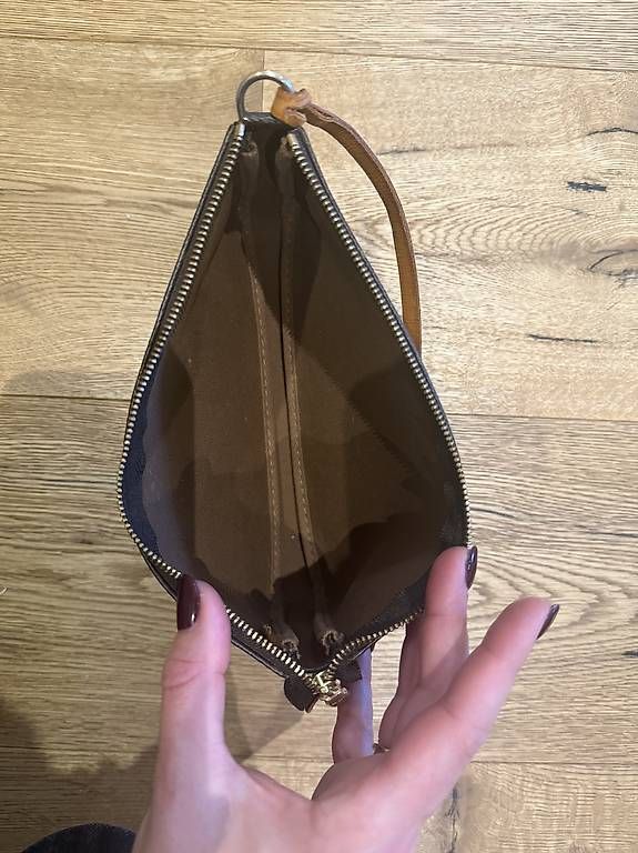 Borse da donna: Louis Vuitton Pochette Accessoires Monogram Canvas Vintage  – Usato da Rotkreuz venduto da nic_h8xy 4