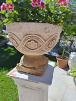 Blumentopf mit Sockel Steinoptik guter Zustand