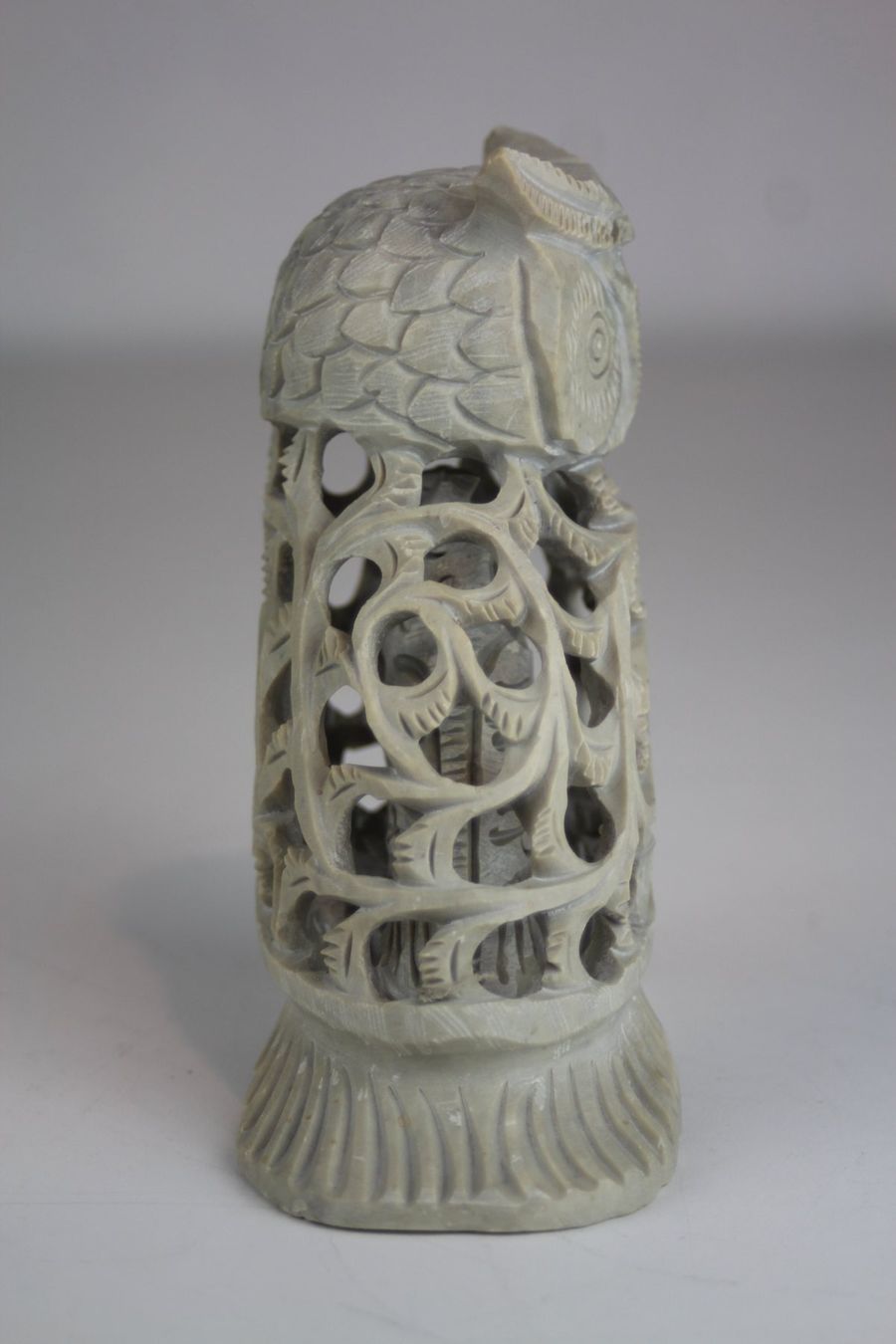 Figuren: Geschnitzte Eule aus Stein – Gebraucht aus Basel von IRMAundFRED 2