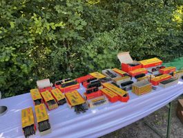 Trix Express Eisenbahn Gleise und Züge Konvolut (118)