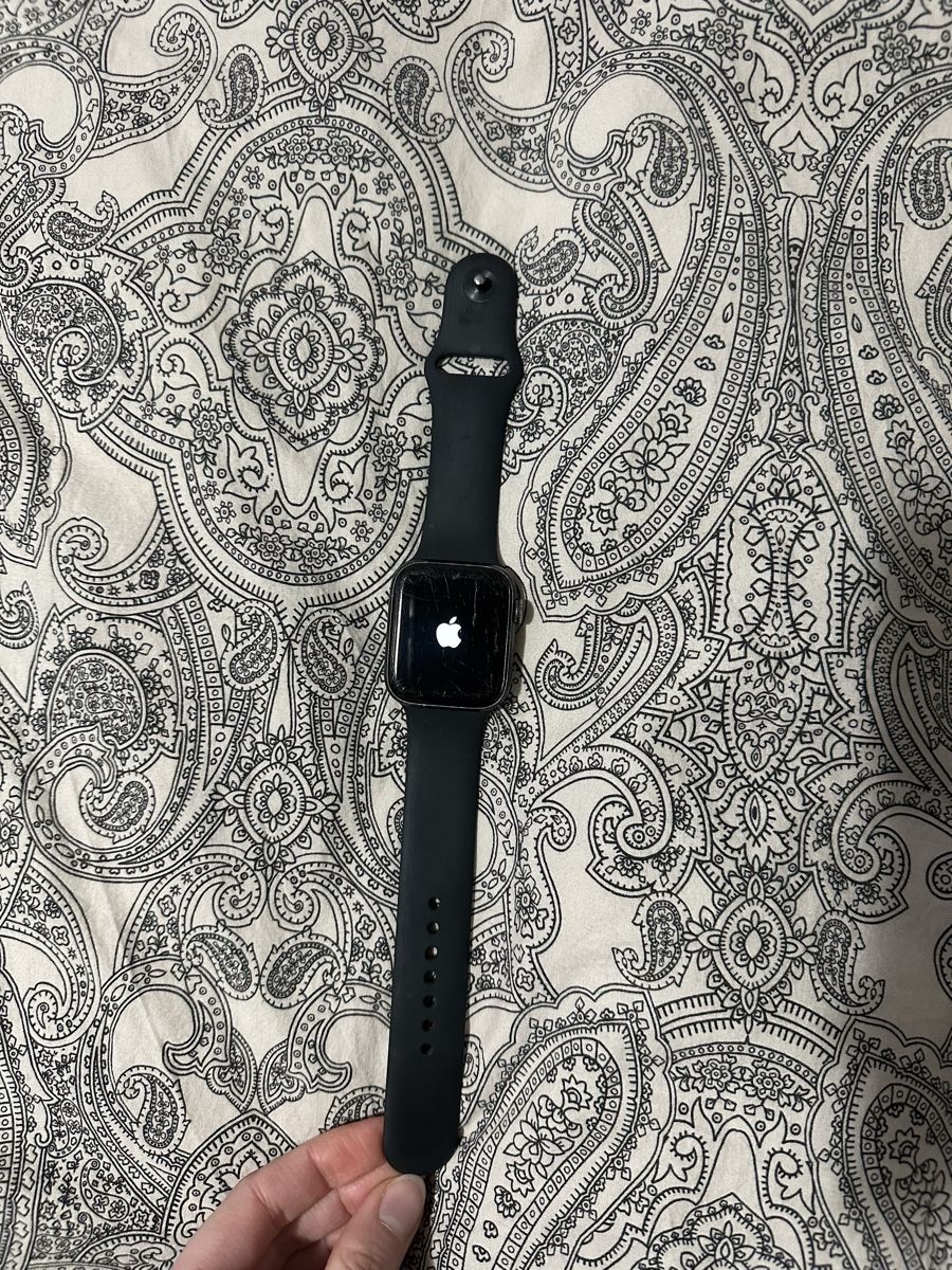 Apple Smartwatch: Apple watch SE 44mm – Usato da Gordola venduto da EleSecondHand-TCG