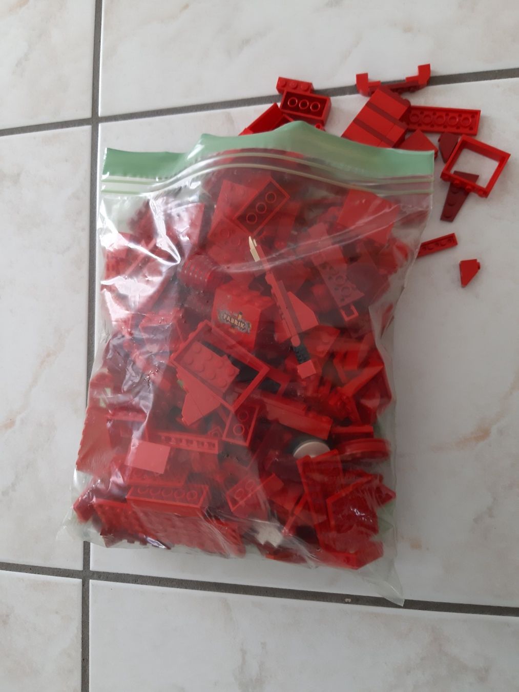 Lego Giocattoli: Lego Einzelteile rot 700 gr. – Usato da Schmitten FR venduto da ReniStern