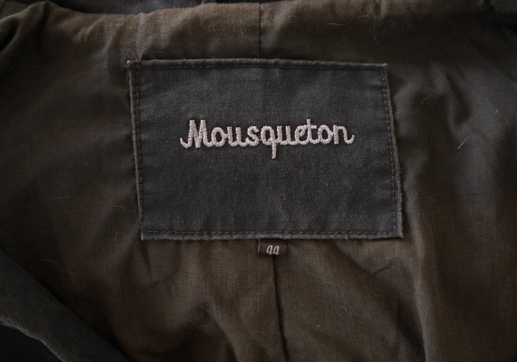 Giacche: Veste Mousqueton imperméable Noire Taille 44 – Usato da Grand-Lancy venduto da Morriganne 2